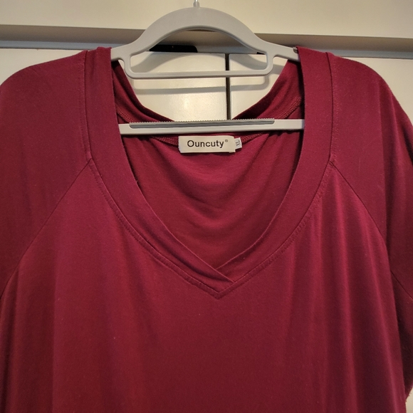 Woman's size xl maternity top maroon - Picture 2 of 2